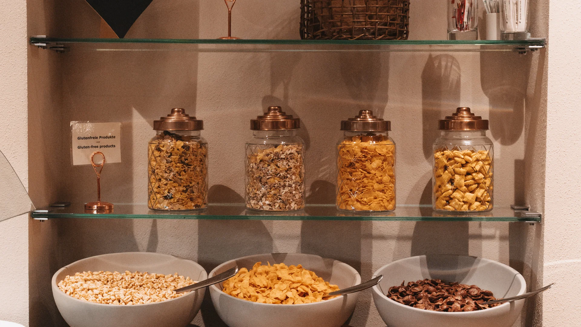 Picture gallery | Hotel Panorama in Lech am Arlberg Breakfast buffet with bowls of muesli, cereal and assorted toppings